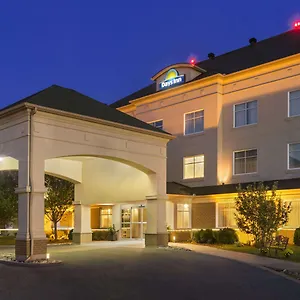 Days By Wyndham Airport Hotel Ottawa