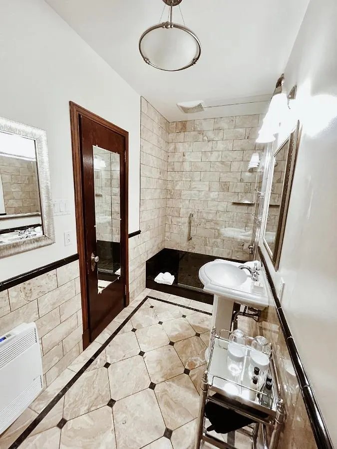 Hotel Manoir D'Auteuil Quebec City 3*,  Canada
