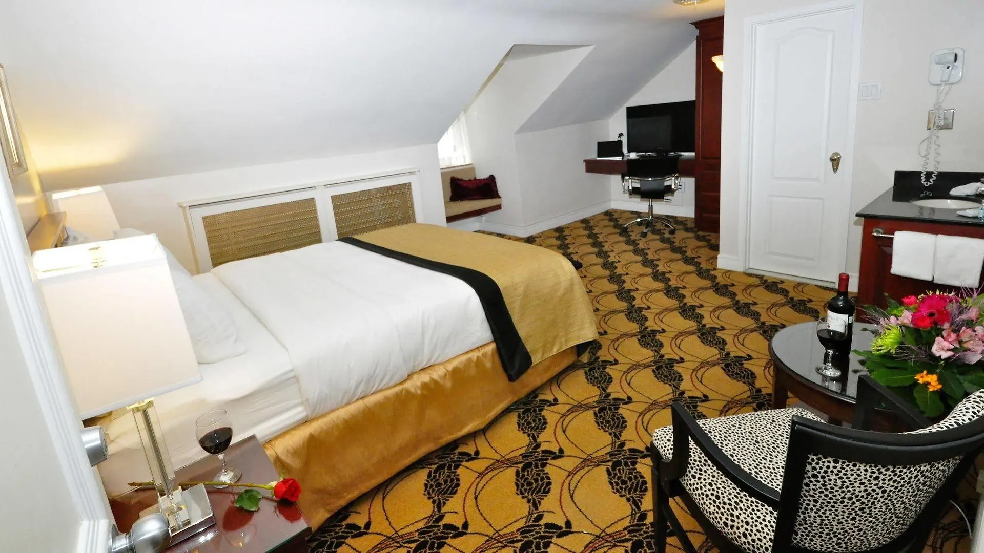 Hotel Manoir D'Auteuil Quebec City